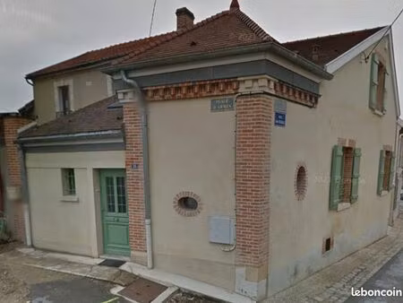 maison de village à louer – 87 m²