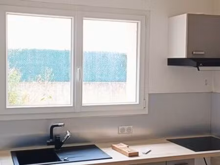 appartement t2 refait à neuf centre ville avec jardin et parking