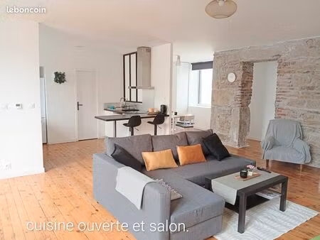 magnifique t4 meublé de 106 m² à 5 minutes place du peuple
