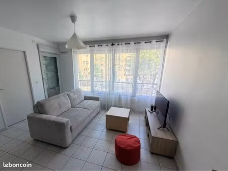 t2 caluire et cuire proche tête d'or lyon 6 45m2