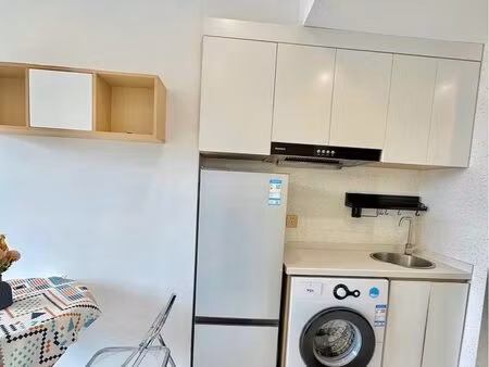 studio meublé dans une maison au centre ville à louer
