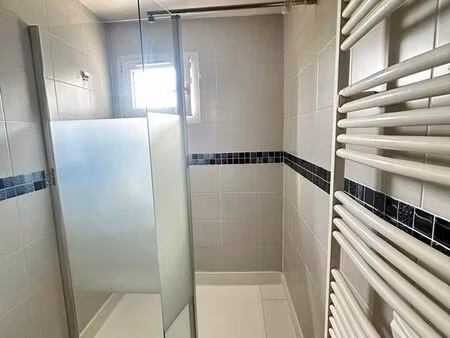 appartement t3 – deuxième étage – parking – proche gare