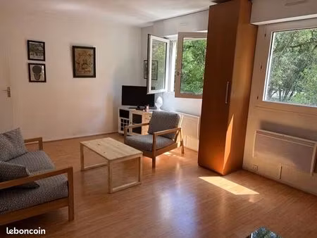 studio meublé 32m² bordeaux caudéran – cuisine séparée  lit escamotable  calme & verdure