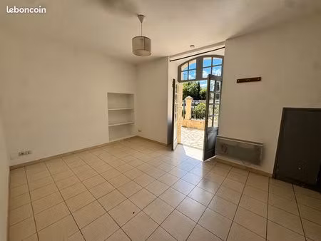 appart t2 en rez-de-chaussée avec place de parking