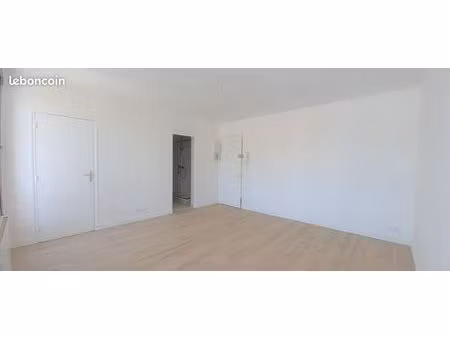 studio 1 pièce 25 m²