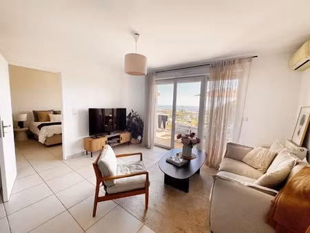 appartement au calme absolu  vue mer  belle terrasse et garage