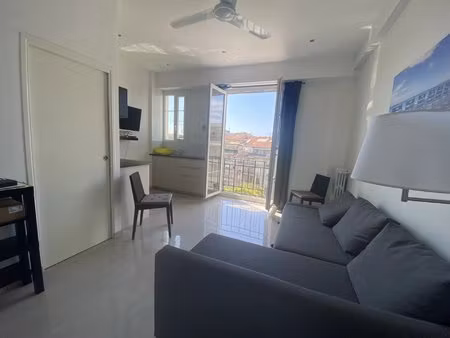 studio meublé - centre-ville (bail etudiant)