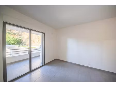 location appartement 1 pièce 26 m² à bastia (20200)  560 €