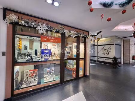 vente bureaux et commerces à auray centre ville historique (56400) : à vendre / 30m² auray