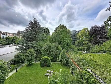 appartement à louer avec terrasse et 3 chambres   ixelles (vbe33653)