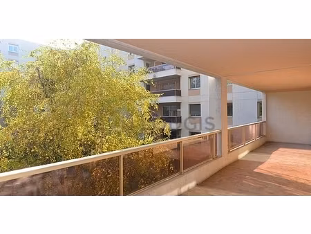 appartement 3 chambres meublé avec terrasse