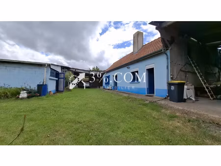 secteur oisemont : fermette avec travaux. env 82 m² hab. sur 500 m² avec dépendances
