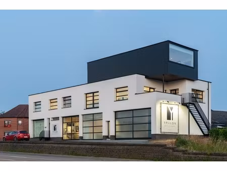 uniek handelspand en exclusieve duplex te koop in lennik!
