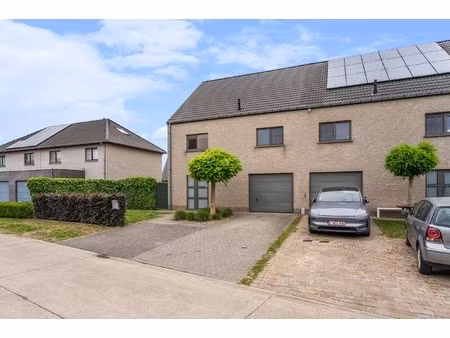 moderne en energiezuinige gezinswoning in hartje lochristi