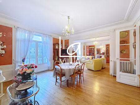 grand appartement à proximité du centre et de la vieille ville