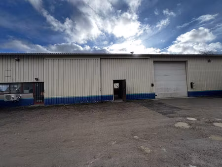 bâtiment professionnel à louer 310 m²