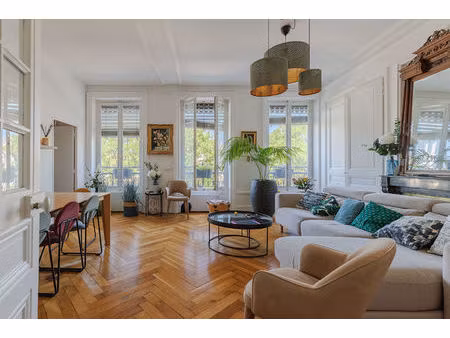 lyon 7 quais du rhone - t4 - 112m²