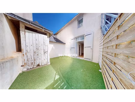 sainte anne   très beau t2 avec 16m2 de terrasse privative