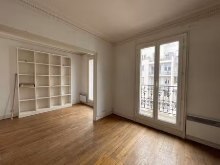 paris 18ème mo guy moquet 2 pièces 39 m2