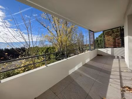 appartement t4 lumineux de 95 m² avec 2 places de parkings