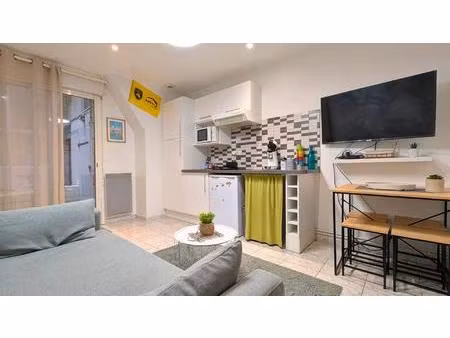 studio sur le vieux-port au calme – libre