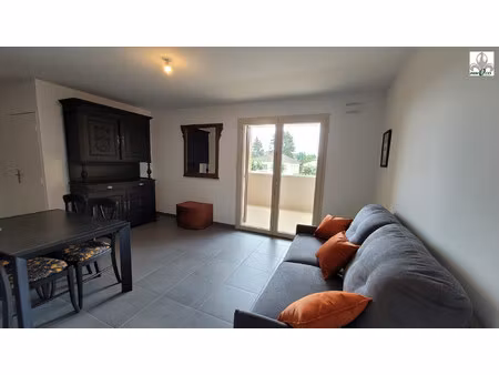 charmant t2 avec ascenseur et balcon