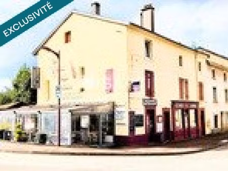 idéal investisseurs : murs d'un restaurant reconnu avec en plus 11 garages privés loués et