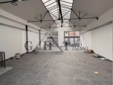 boutique à louer de 275 m2 sur montreuil !