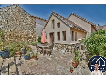 maison d'architecte de 115m2  4 chambres  jardin expose sud  gar
