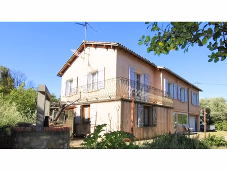 maison t5 de 154m2 sur 830m2