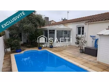 maison avec dépendance et piscine  idéale.
