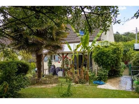 maison familiale  jardin 937 m² au calme à esches