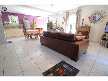 maison t5 de 2011 + garage sur terrain 287m²