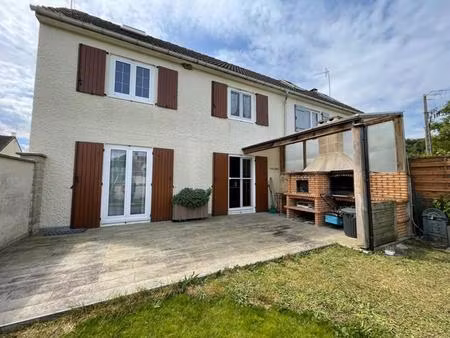 maison us 5 pièce(s) 105 m2