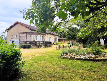 maison 3 chambres avec beau jardin