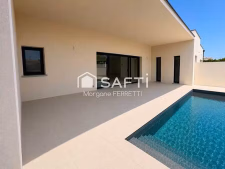 villa plain-pied 130 m² environ avec piscine et garage sur terrain de 357 m²