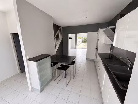 33100 bordeaux - maison 3 pièces à louer avec jardin