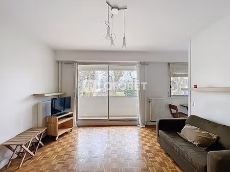 location meublée appartement 1 pièce 30 m² à chatou (78400)  880 €