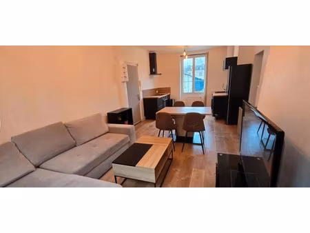 location appartement 3 pièces 57 m² à orleans (45000)  850 €
