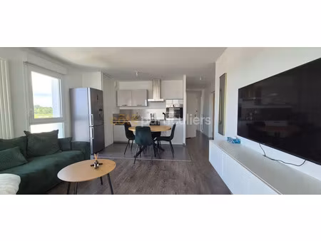 location appartement 3 pièces 60.67 m² à lanester (56600)  939 €