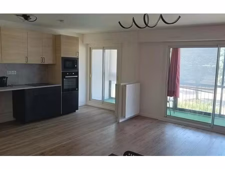 location meublée appartement 3 pièces 69 m² à saint-herblain (44800)  880 €