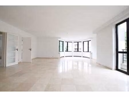 prox parc brugmann/churchill : spacieux appartement de 3 ...
