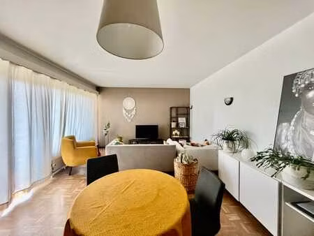 appartement 3 chambres -waremme -balcon -parking -cave