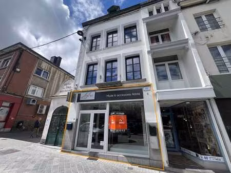 superbe commerce à bastogne centre !