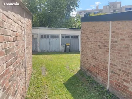 garage bon état 15m2 disponible