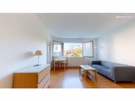 studio 1 pièce 32 m²