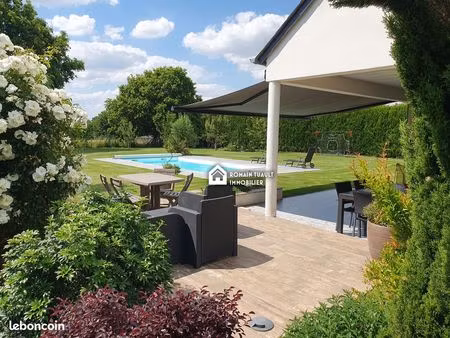 maison 8 pièces 206 m²
