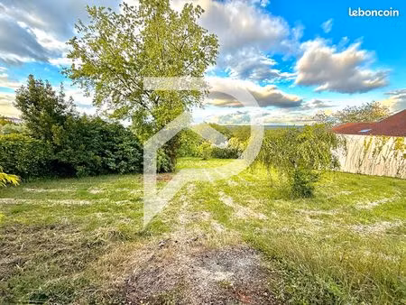 terrain 1569 m² lagor