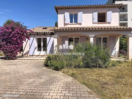 propriété 4 pièces 104 m²