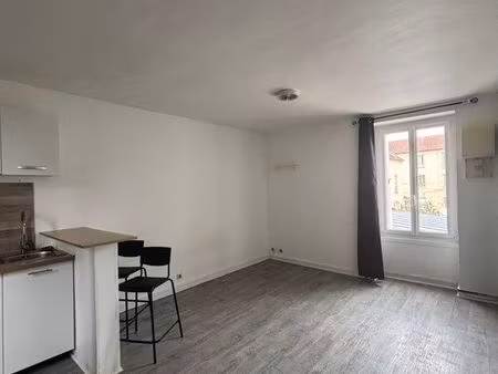 studio 1er étage